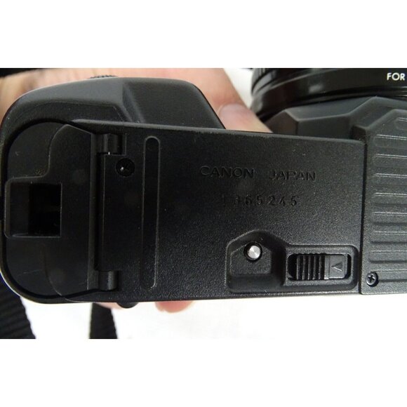 Canon T70 35mm SLR Film Camera Sigma Lens Vivitar Flash - Picture 6 of 7